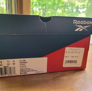 Women's Reebok Classics sz 11